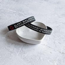 Load image into Gallery viewer, Malignant Hyperthermia wristband
