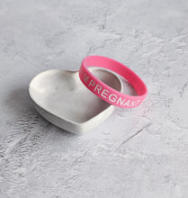 Load image into Gallery viewer, I am pregnant awareness wristband
